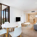 Broadbeach Apartment Central, Wifi Secure Park