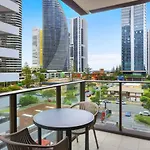 Broadbeach Apartment Central, Wifi Secure Park