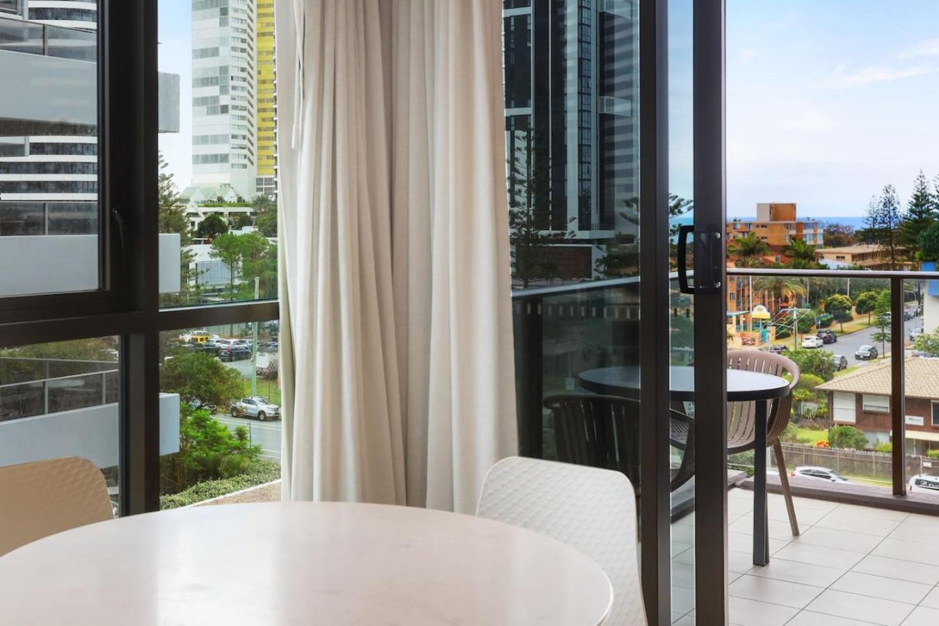 Broadbeach Central, Wifi Secure Park Holiday home Gold Coast