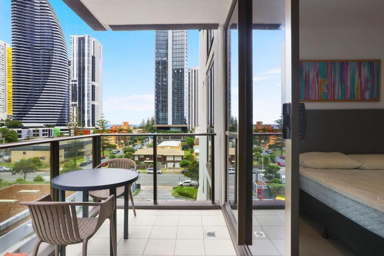 Holiday home Broadbeach Central, Wifi Secure Park *