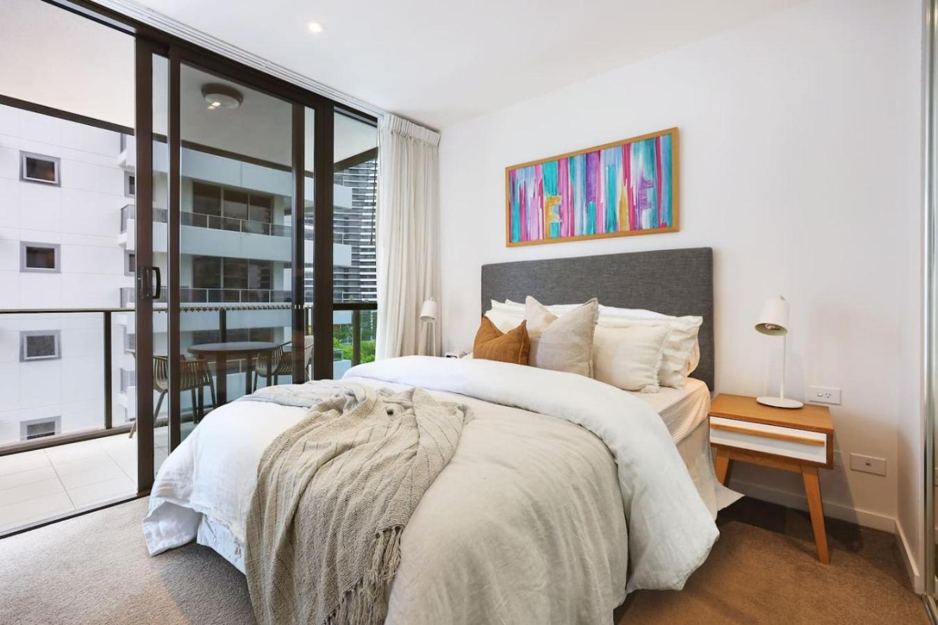 Broadbeach Central, Wifi Secure Park * Gold Coast
